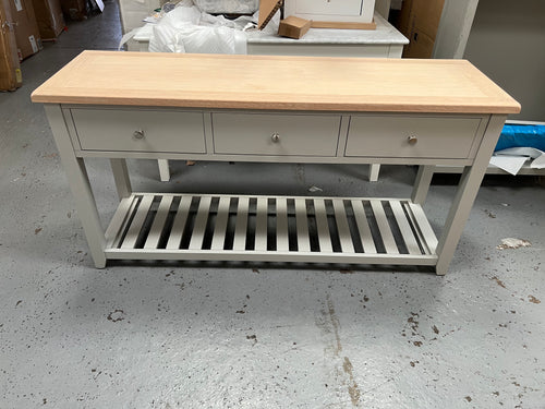 CHESTER DOVE GREY
Large Console Table Quality Furniture Clearance Ltd