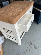 Load image into Gallery viewer, SUSSEX COTSWOLD CREAM
Kitchen Island Quality Furniture Clearance Ltd
