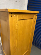 Load image into Gallery viewer, Oak Shaker Cupboard furniture delivered
