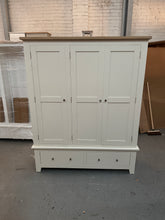 Load image into Gallery viewer, CHESTER CLASSIC CREAM
Triple Wardrobe Quality Furniture Clearance Ltd
