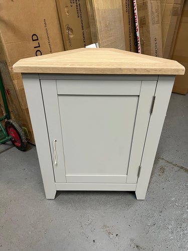 CHESTER DOVE GREY
Corner Cupboard Quality Furniture Clearance Ltd