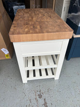 Load image into Gallery viewer, SUSSEX COTSWOLD CREAM
Kitchen Island Quality Furniture Clearance Ltd
