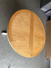 Load image into Gallery viewer, SUSSEX COTSWOLD CREAM 4-6 Seater Round Extending Table Quality Furniture Clearance Ltd
