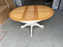 Load image into Gallery viewer, SUSSEX COTSWOLD CREAM 4-6 Seater Round Extending Table Quality Furniture Clearance Ltd
