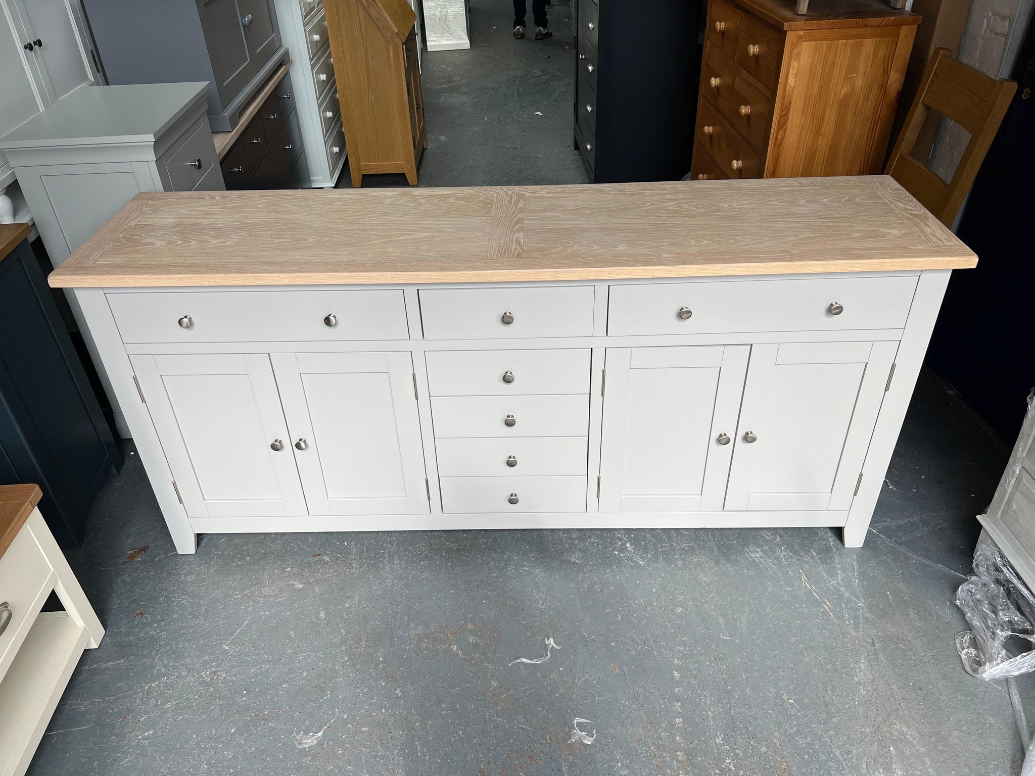 Grand sideboard on sale